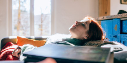 Una doctora explica cuánto debe durar una siesta y cuál es el mejor horario para tomarla