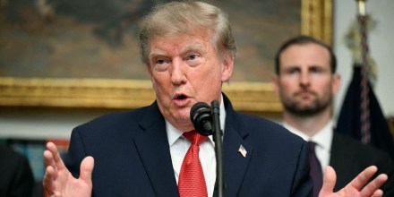Trump advierte efectos económicos para cualquier país que apoye a Irán