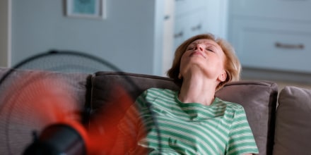 Bloqueador, ropa ligera y mucha agua: claves para cuidarse del calor