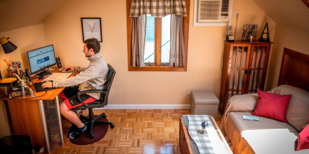 La falta de contacto humano en trabajadores remotos "no es lo más saludable"