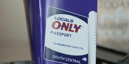 El "pasaporte" con el que los negocios buscan traer de vuelta a los clientes latinos