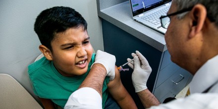 Pediatras rechazan la propuesta del Gobierno sobre las vacunas infantiles