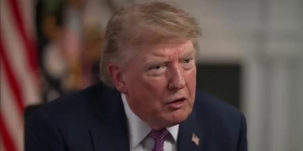 Trump dice a los votantes "imaginen" que él está en las boletas de las elecciones de medio término