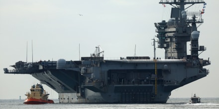 Portaaviones de EE.UU. entra al Caribe tras anunciarse la imputación contra Castro