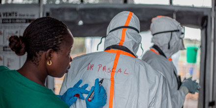 Se eleva a 2,011 la cifra de muertos por el brote de ébola en el Congo