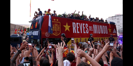 Vea el recibimiento de la selección española tras derrotar a Argentina