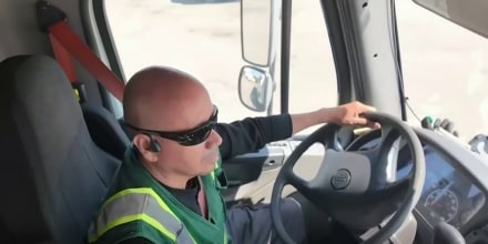 Camioneros latinos cuestionan el cierre de escuelas de manejo