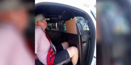 Médico acusado de homicidio es detenido mientras trabajaba como taxista