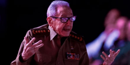 Reportan que Raúl Castro sufrió un accidente cerebrovascular y está "gravemente enfermo"