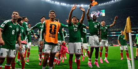 Los mexicanos celebran en grande el triunfo ante Ecuador y el histórico pase a octavos