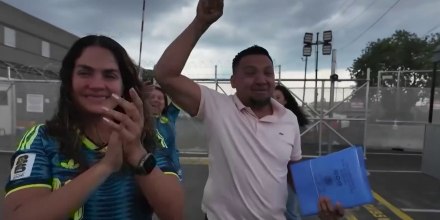 Un colombiano sale de un centro de ICE a tiempo para apoyar a su selección en el Mundial