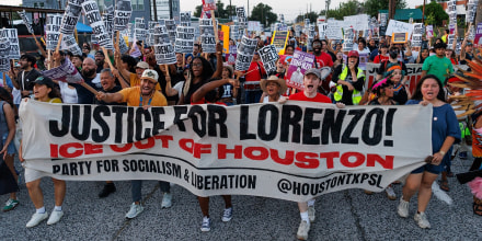 Marchan en Houston por justicia en caso de Lorenzo Salgado Araujo y piden fin a operativos de ICE