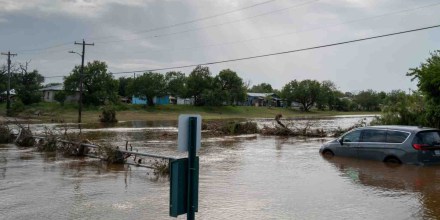 Al menos 8 muertos por tornados e inundaciones dejan en el noreste