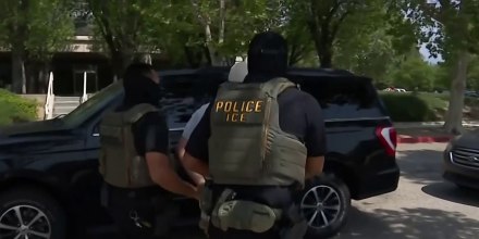 ICE planea equipar a sus agentes con guantes de descargas eléctricas dolorosas para detenidos