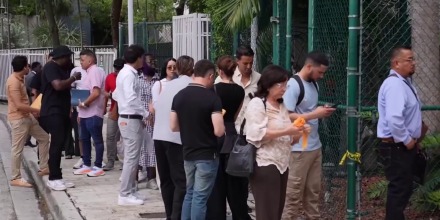 El fin de las comparecencias virtuales en cortes de inmigración genera largas filas en Miami