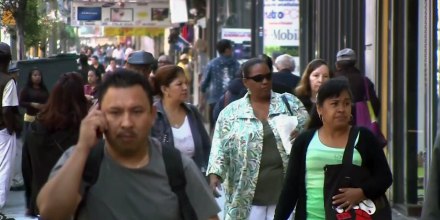 ¿Sigue vivo el sueño americano? Sondeo revela qué piensan los latinos