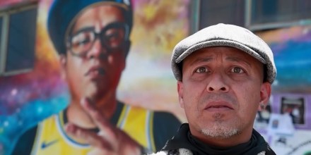 Los murales con rostros de desaparecidos en Ciudad de México reflejan algo de la esperanza de las familias