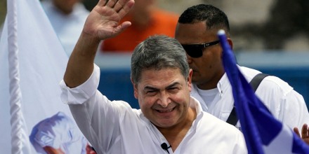 El regreso de Juan Orlando Hernández divide opiniones entre los hondureños
