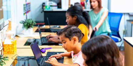 Nueva York prohíbe el uso de inteligencia artificial en la educación primaria e intermedia