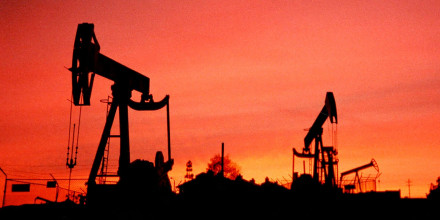 Los nuevos ataques a Irán vuelven a disparar el precio del petróleo y golpear la bolsa