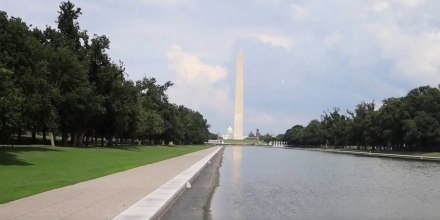 Drenan el estanque reflectante del National Mall para reparar nuevamente su pintura