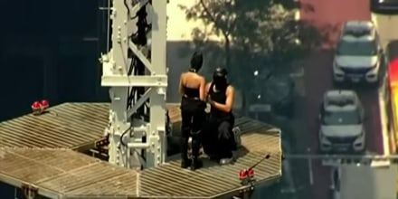 Los cargos enfrenta la pareja que burló la seguridad y escaló a la cima del Empire State