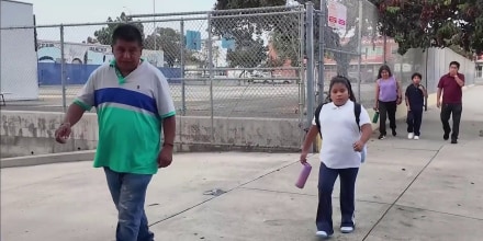 El regreso a clases en Los Ángeles ocurre en medio de temor ante redadas de ICE