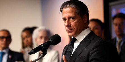 Renuncia Alberto Carvalho, jefe escolar de Los Ángeles, en medio de una investigación del FBI