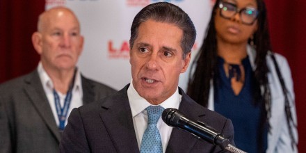 Renuncia Alberto Carvalho, el jefe escolar de Los Ángeles, en medio de investigación del FBI