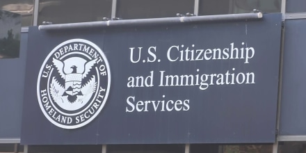 Abogada explica cómo el fallo contra la prohibición de visas beneficia ciertas peticiones de residencia