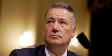 El director interino de ICE se va tras solo un año en el cargo