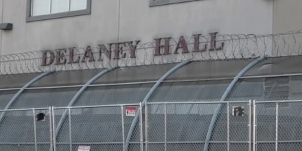 Muere un inmigrante guatemalteco que estaba detenido en Delaney Hall