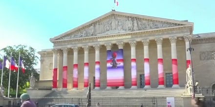 Francia aprueba una ley que prohíbe el uso de redes sociales a menores de 15 años