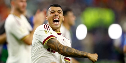 España derrota a Francia para ganar su pase a la final por primera vez en años