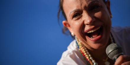 María Corina Machado es recibida como una jefa de estado en la capital española