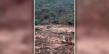 Evacúan por aire a decenas de personas atrapadas por inundaciones repentinas en el Gran Cañón