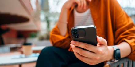Un estudio revela lo daños que provoca pasar mucho tiempo en el teléfono