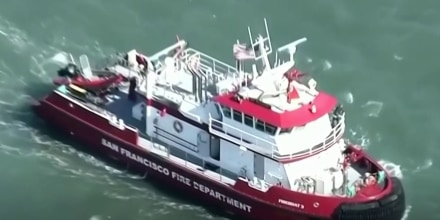 Buzos buscan a tres personas desaparecidas tras naufragio en San Francisco