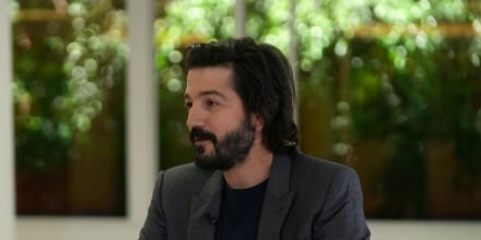 ‘Un Día a la Vez’: Noticias Telemundo estrena pódcast con Julio Vaqueiro