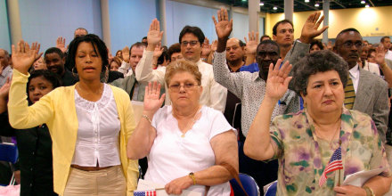 El trámite de la ciudadanía podría costar $570 más (un aumento de hasta un 80%)