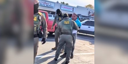 Así fue el momento en que dueño de panadería latina confrontó al exjefe de la Patrulla Fronteriza