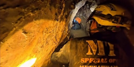 Así rescataron con vida al primero de los atrapados en una cueva en Laos