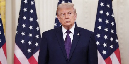 Una jueza estudia si el acuerdo que creó el fondo para compensar a aliados de Trump fue un fraude