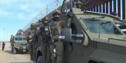 'Guerra' contra los cárteles: agentes de EE.UU. y de México patrullan la zona de Ciudad Juárez y El Paso