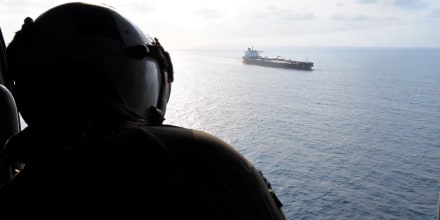 Sube precio del petróleo y EE.UU. dice que "quizá" será hasta 2027 que gasoline baje