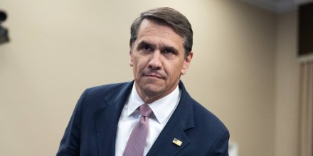 Trump confirma que nominará a Todd Blanche para sustituir a Pam Bondi como fiscal general