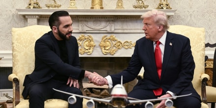 Trump recibe a Nayib Bukele en la Casa Blanca para una reunión a puerta cerrada