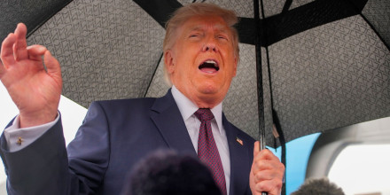Trump pide investigar a las petroleras por no bajar los precios de la gasolina