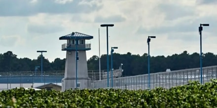 ICE busca reforzar su capacidad de detención de inmigrantes con nuevo centro en Carolina del Norte