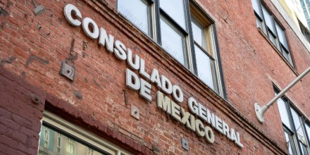 EE.UU. revisa los 53 consulados mexicanos en el país y podría cerrar algunos de ellos
